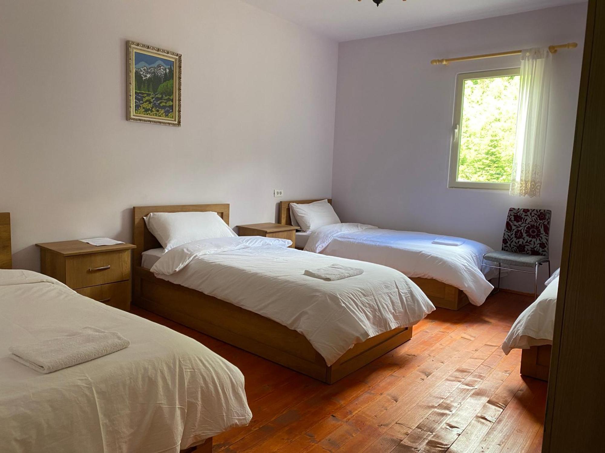 Vita Guesthouse Bajram Curri Екстер'єр фото