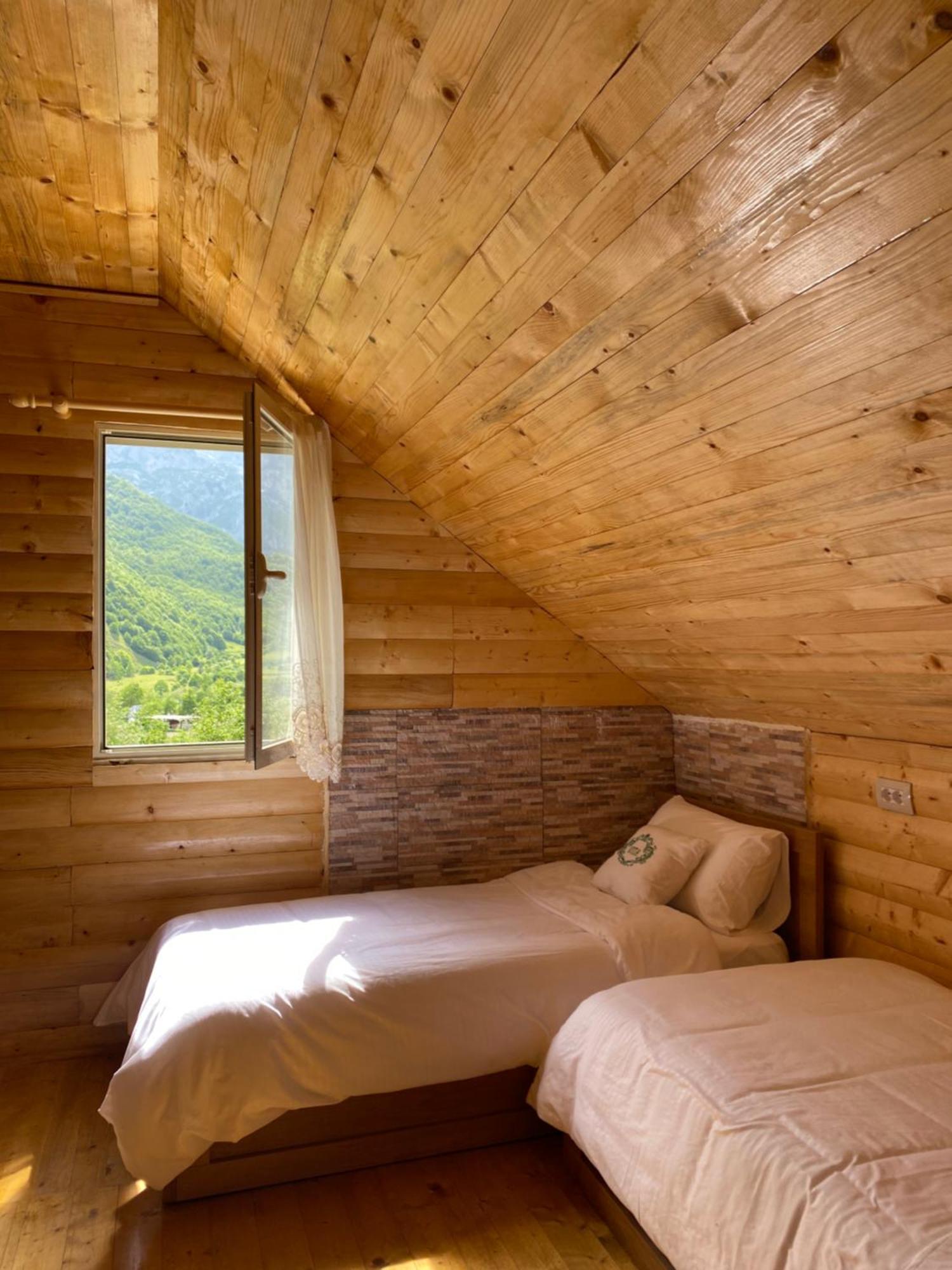 Vita Guesthouse Bajram Curri Екстер'єр фото