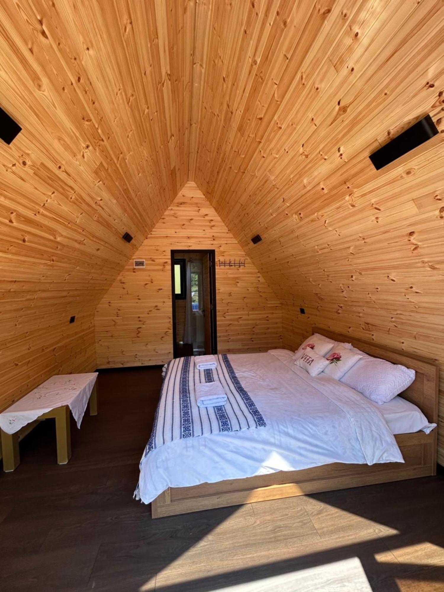 Vita Guesthouse Bajram Curri Екстер'єр фото
