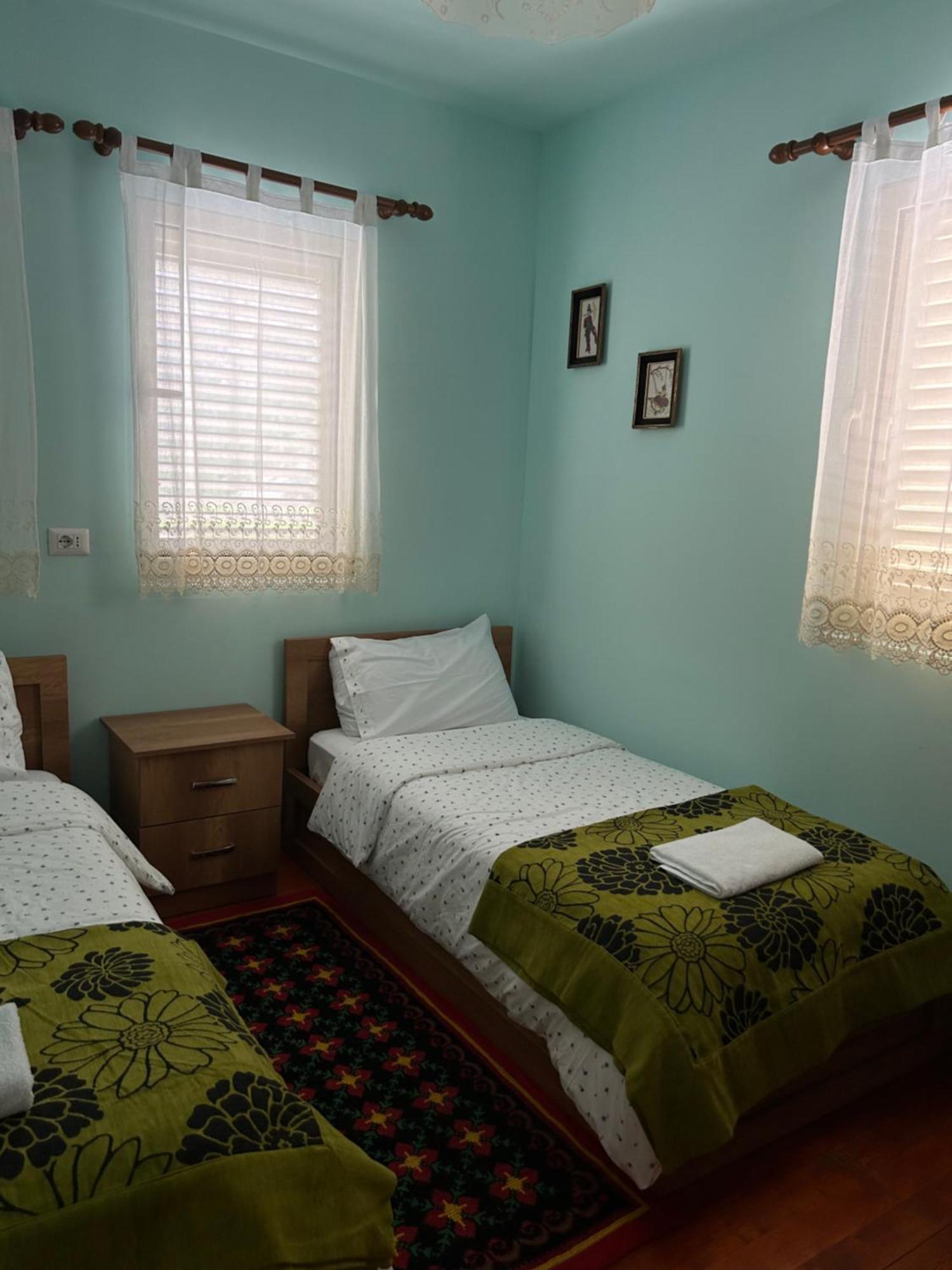 Vita Guesthouse Bajram Curri Екстер'єр фото